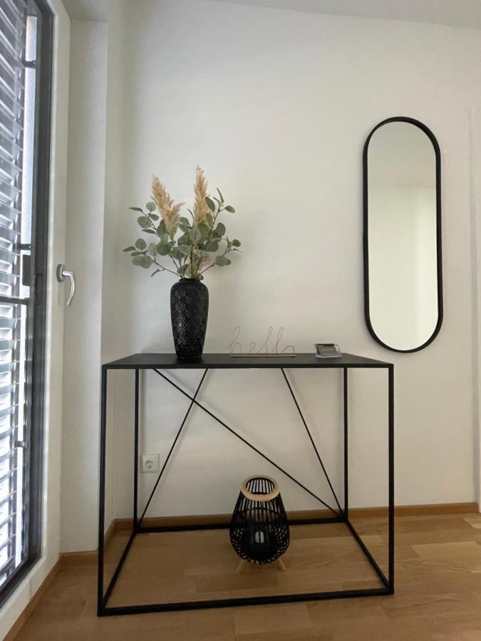 Luxury - Apartment Mit Balkon In Seenaehe Gmunden Extérieur photo